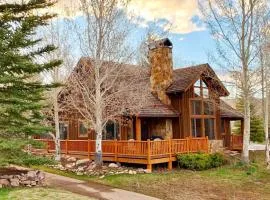 Luxurious Cordillera Estate 5 BR, Private Hot Tub