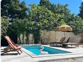 Villa la Guinguette sous les Mûriers - Box gourmande - Piscine - Clim