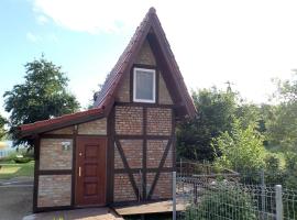 Bungalow in Kolczewo at a lake, Hotel in Kołczewo