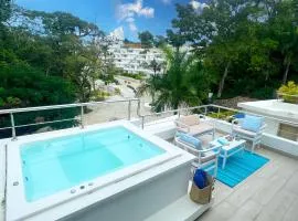 Luxury Apt with Private Jacuzzi & Pool Near Beach