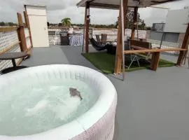 Terrace with Jacuzzi Modern 2