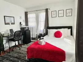 Modern Chic CoCo Chanel Inspired * Biz Friendly * Close To All