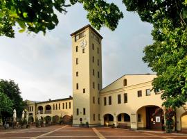 Hotel am Friedrichshof, hotel v destinaci Weiden am See