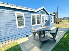 2 Min to Crystal Beach with Comfy Beds