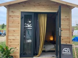 Glamping Ptasia Przystań Rumiana Dolina – hotel w mieście Szczupliny