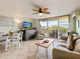 Nani Kai Hale 403- Top floor 1 bedroom with AC & partial ocean view