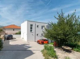 Family-friendly apartments with swimming pool Mastrinka, Ciovo - 23984