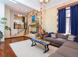 Spacious Central Fremantle Home w Spa bath &garden, hotel spa a Fremantle