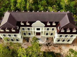 Chateau Nesat, hotel with parking in Phumĭ Chroŭy Svay