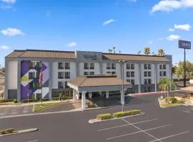 Spark by Hilton Bakersfield Central