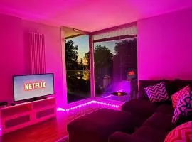 1 Bed Apartment By Luxury stays