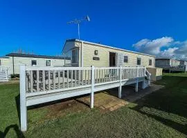 Beautiful Caravan With Decking At Manor Park, Hunstanton Ref 23098T