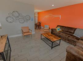 Reno Retreat 3 King Beds by Casinos and University，位于里诺的别墅