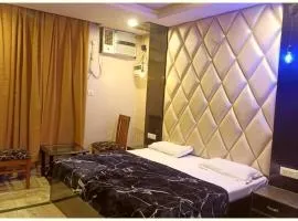 A PREMIUM HOTEL - G - P - Near Har ki Pauri - Moksh dham - Hygiene & Spacious Room - Restaurant and Jangle Safari - BEST HOTEL IN HARIDWAR
