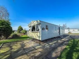 Homely 8 Berth Caravan At Southview Park In Skegness Ref 33042M