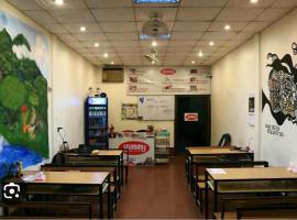 Yummy Hostel Backpackers, hotel v destinaci Pakse