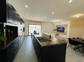 Villa moderne privée avec piscine, vue montagne 3 chambres