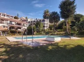 Interpares Swimmingpool by Del Parque Flats