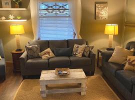 WALNUT Beautiful 3 bedrooms house 1 mile from the falls!, vila v destinaci Niagara Falls