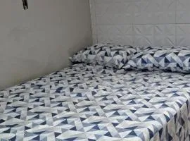 Casa completa com 2 quartos até 9 pessoas 1km do aeroporto 3km do Hangar