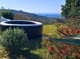 Elegante villa panoramica con giardino e idromassaggio a 10 minuti dal mare, villa in Castellabate