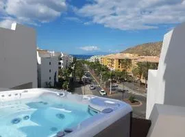 Penthouse with Jacuzzi, Ocean and Pool Views
