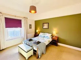 NEW Seabreeze Large Family Apt Sea Views Ventnor