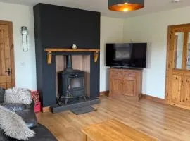 #3 - Spacious Ensuite Double Room with Sofa in Leitrim