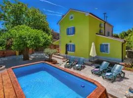 Villa Jordan, a charming Villa near the sea, with garden & pool