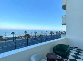 Beachfront Apartment - Luxury