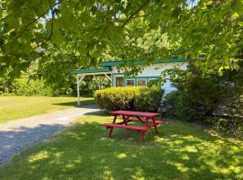PATIO MOTOR COURT, Hotel in Carroll