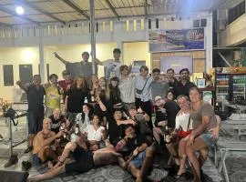 Apower Hostel & Club