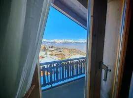 Chalet cosy avec vue incroyable