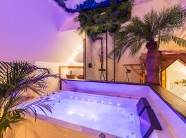 Mowgli Gite Jungle, Hotel in Bégard