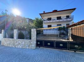 Summer house with the view of Athos