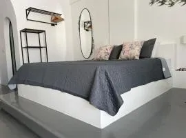 Cavalari Santorini - Sunny and quiet room #1