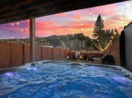 Buffalo Ridge - Hot Tub & Walk to Downtown, hotel i Custer
