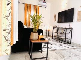 Maison La Luciole LOUIS, logement avec cuisine &agrave; Libreville