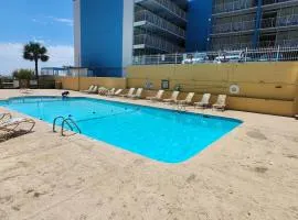 Gorgeous Ocean Views! Double Queen Sea Mist Suite! Sleeps 4! 50802