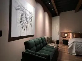2 Escape to an elegant and comfortable private room