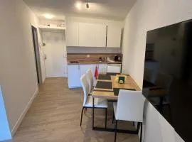 F2 Carnon Free Parking 7Min to Airport
