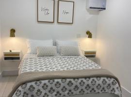 Cozy tiny home, hôtel à Cape Coral