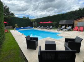 Domaine entier Le Clos des Trois Provinces 20 personnes Zoo Beauval, hotel a Noyers-sur-Cher