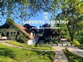 LANDSITZ OBERHOF petit hôtel, place to stay in Muggendorf