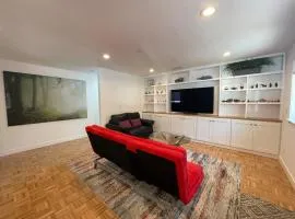 New 3-BR guesthouse with free parking on prem