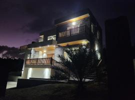 Setsuna, Luxury Oceanic View Villa Near Airport, hotel a Vieux Fort