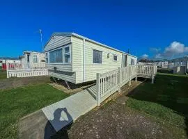 Charming Caravan At Manor Park, Nearby Hunstanton Beach In Norfolk Ref 23035C