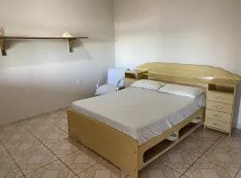 Quarto com Ar-condicionado há 600 metros da Praia de Setiba