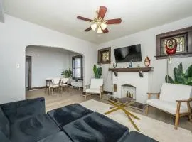 Cozy 2BR St. Louis Convenient Loc. Near Downtown