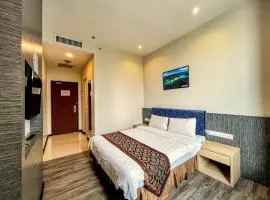 Courtyard Hotel 1Borneo